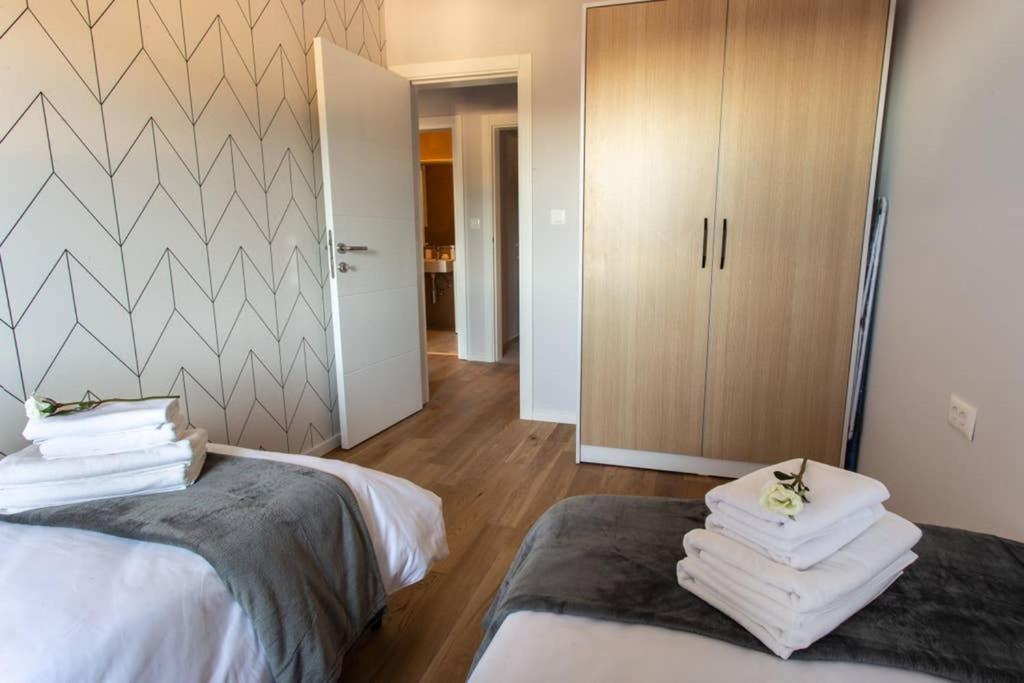 Lina - Pg, Gorica Park View Apartment พอดโกริกา ภายนอก รูปภาพ