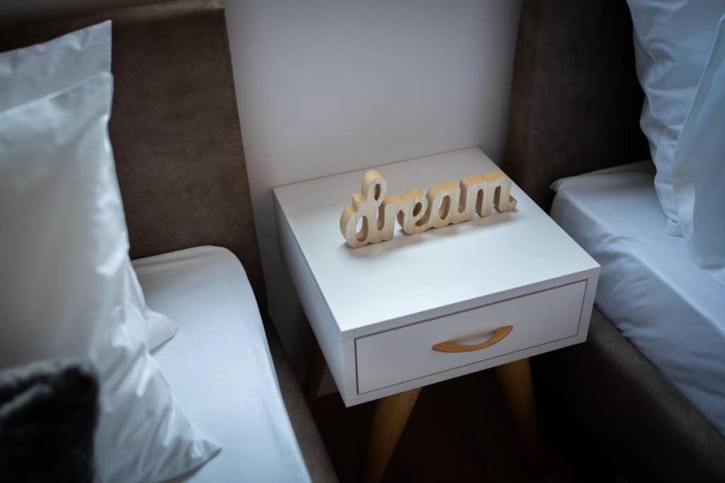 Lina - Pg, Gorica Park View Apartment พอดโกริกา ภายนอก รูปภาพ
